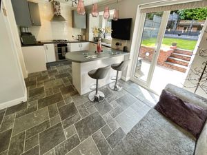 Breakfast Kitchen- click for photo gallery